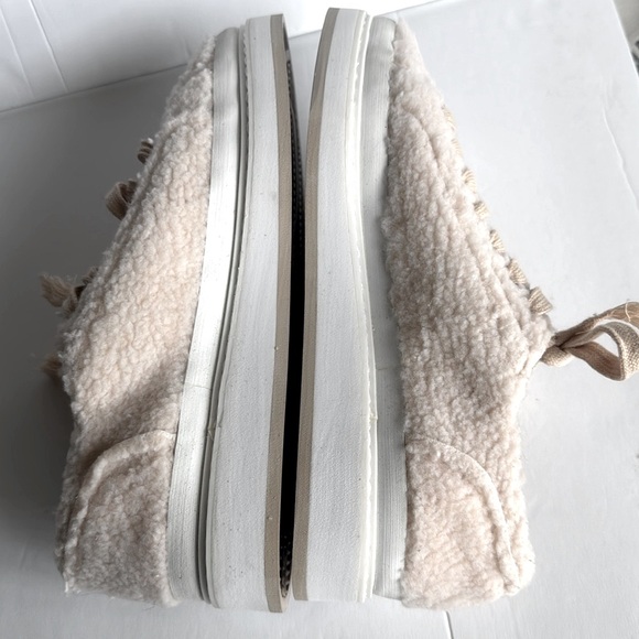 ZARA Woman Cream Ecru Shearling Faux Fur Platform Sneakers Size 7/37 NWOT - Picture 4 of 7